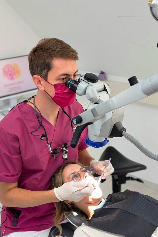 Zahnerhaltung und Parodontitistherapie